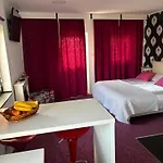 Apartmaji Paradiso Lägenhet Komen