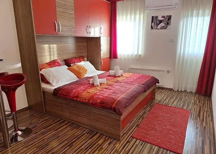 Apartmaji Paradiso 公寓 Komen